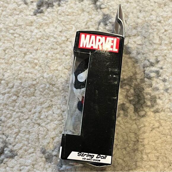 NIB Marvel Comics VENOM STRING DOLL Voodoo Doll Keychain - Picture 2 of 5
